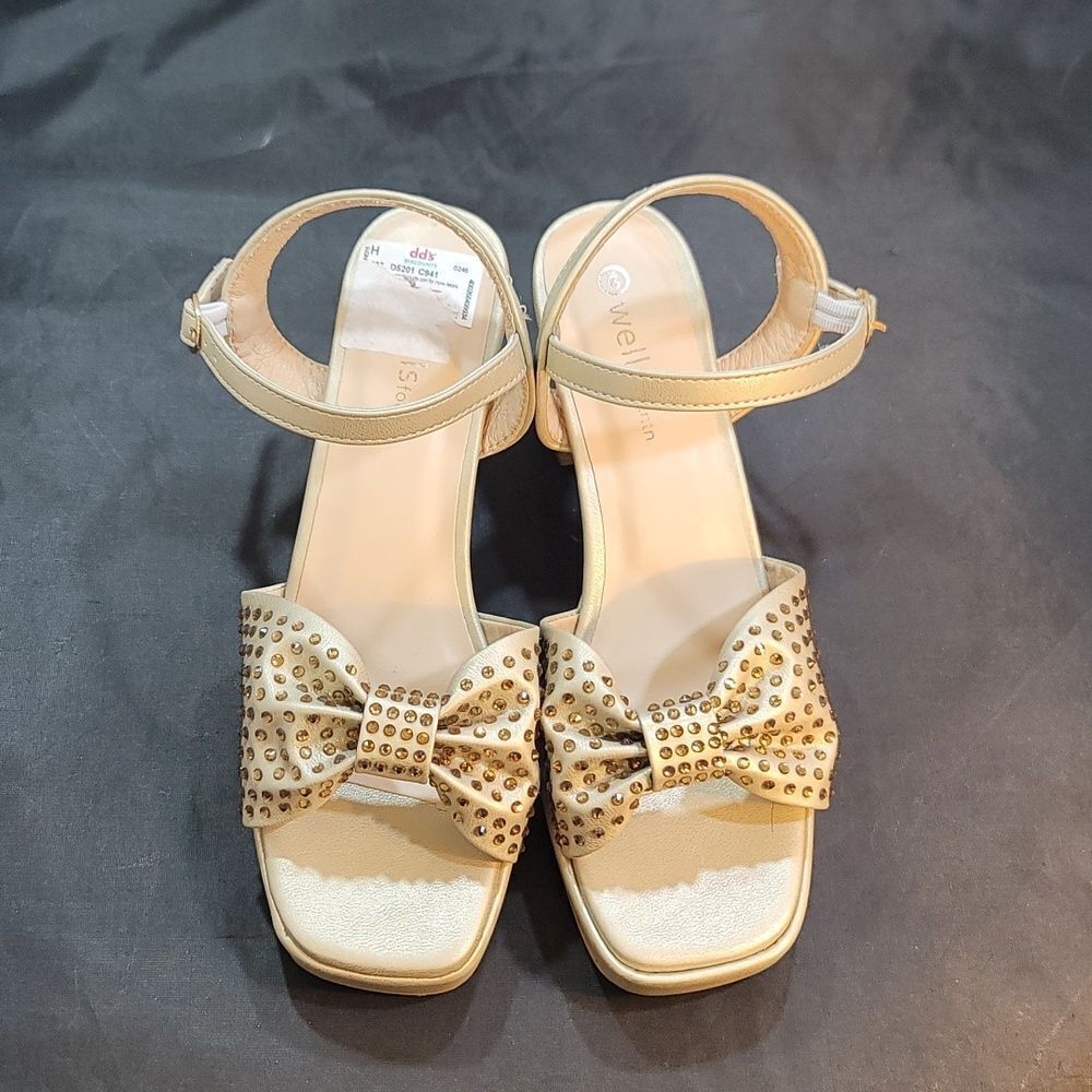 BRAND NEW WELLSFOUNTN RHINESTONE BOWNOT BLOCK HEEL OPEN-TOE SANDAL G1